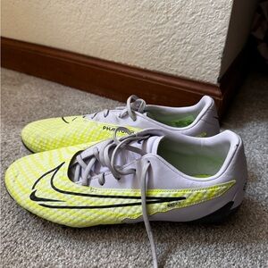 Nike phantom soccer shoes